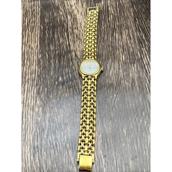 Regency Ladies gold-tone Watch Beautiful Band New Battery Working main image 9